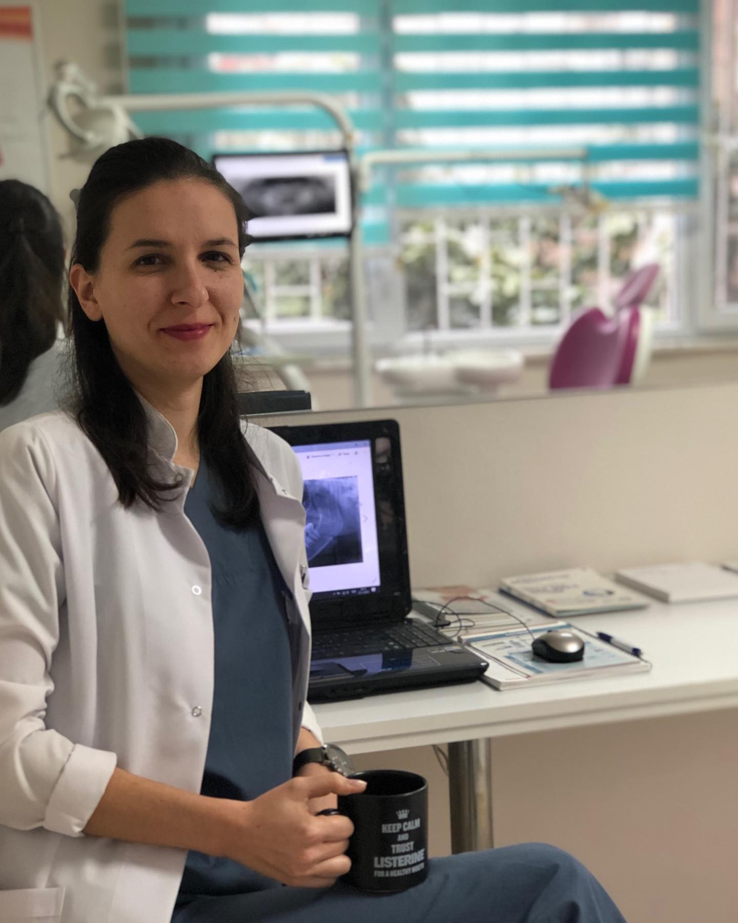 Diş Hekimi Elis Esen